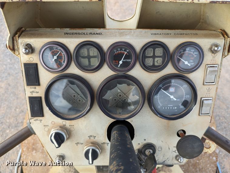 image for item MY9852 Ingersoll Rand DD-65  double drum vibratory roller