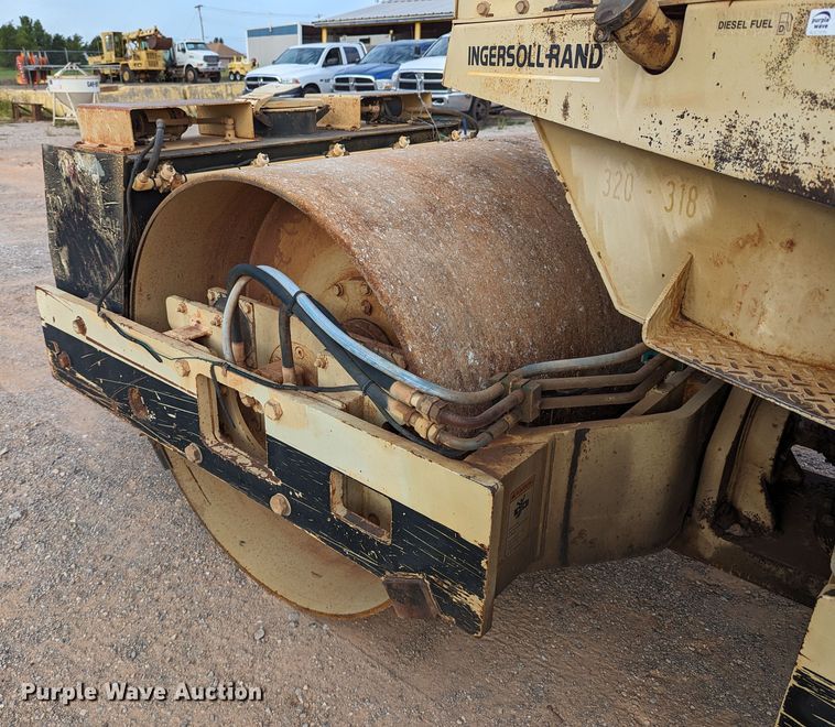 image for item MY9852 Ingersoll Rand DD-65  double drum vibratory roller