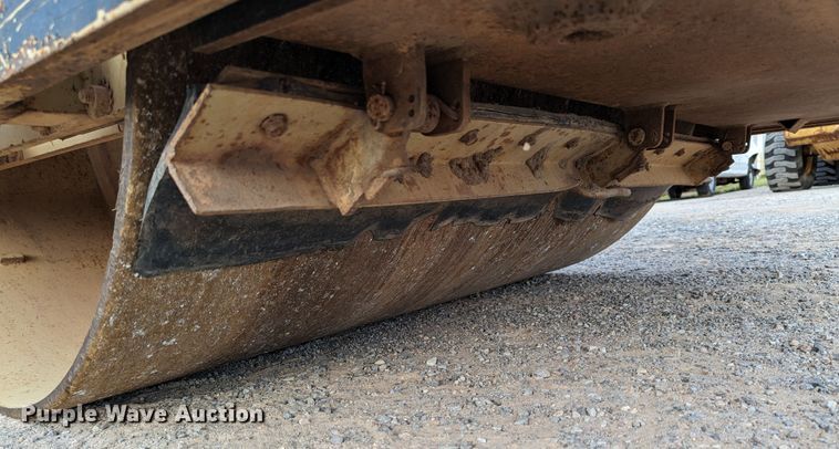 image for item MY9852 Ingersoll Rand DD-65  double drum vibratory roller