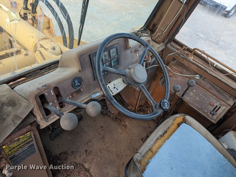 image for item MY9853 1991 Dresser 515CH  wheel loader