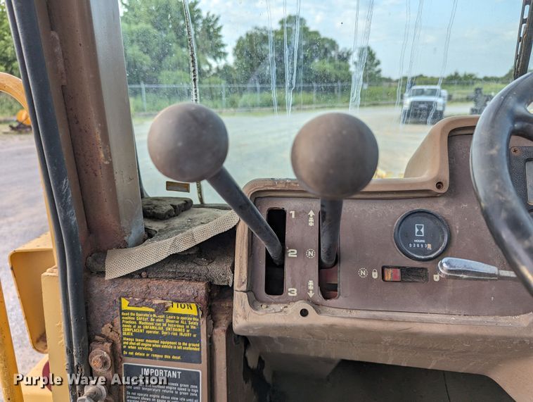 image for item MY9853 1991 Dresser 515CH  wheel loader