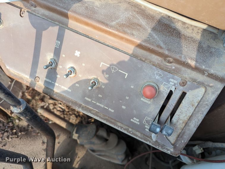 image for item MY9853 1991 Dresser 515CH  wheel loader