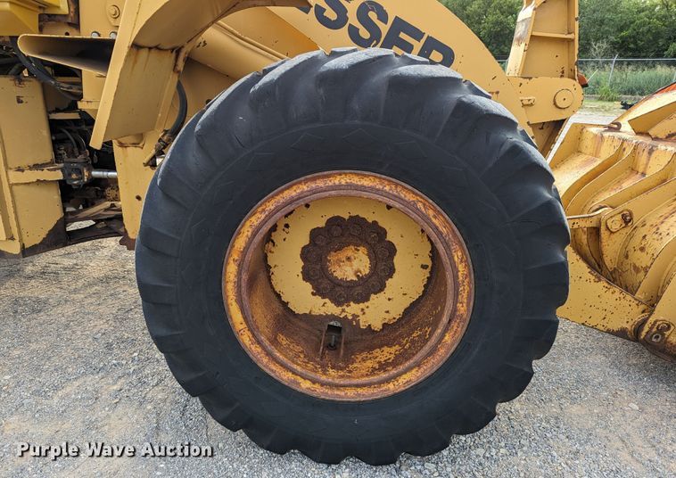 image for item MY9853 1991 Dresser 515CH  wheel loader