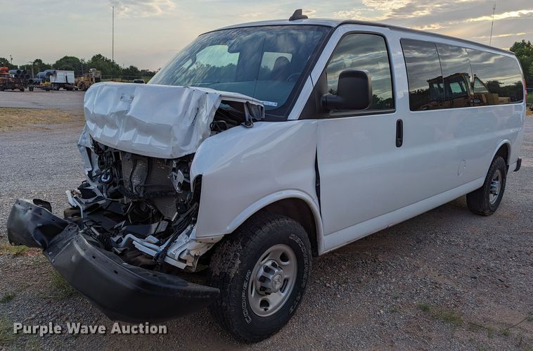 image for item MY9854 2018 Chevrolet Express 3500  van