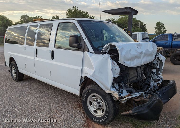 image for item MY9854 2018 Chevrolet Express 3500  van