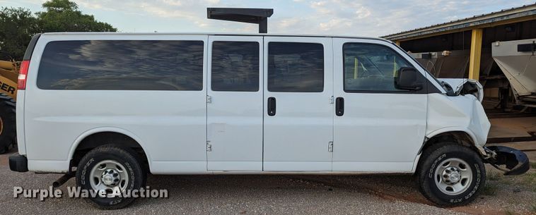 image for item MY9854 2018 Chevrolet Express 3500  van