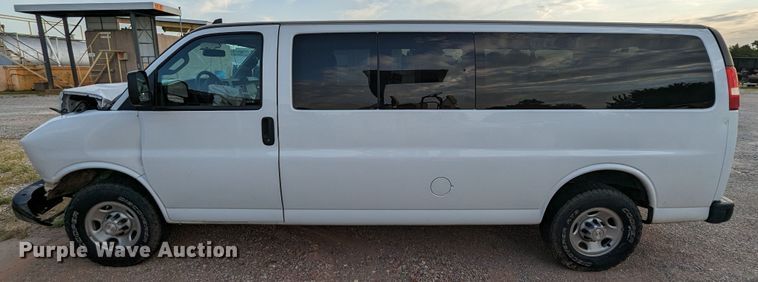 image for item MY9854 2018 Chevrolet Express 3500  van