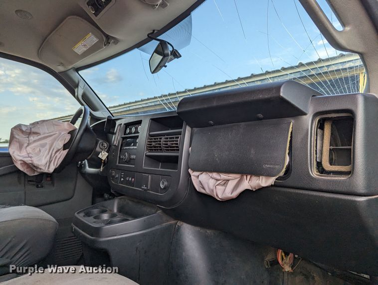 image for item MY9854 2018 Chevrolet Express 3500  van