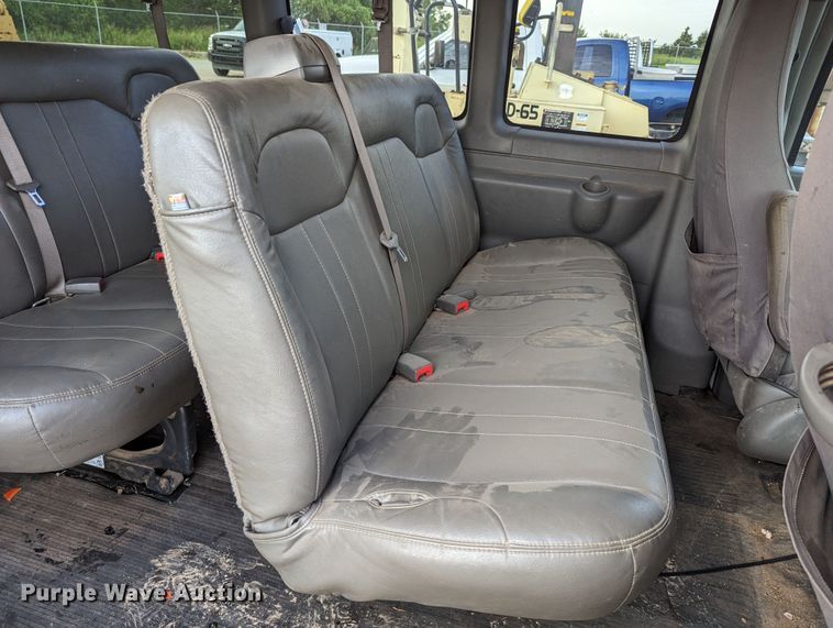 image for item MY9854 2018 Chevrolet Express 3500  van