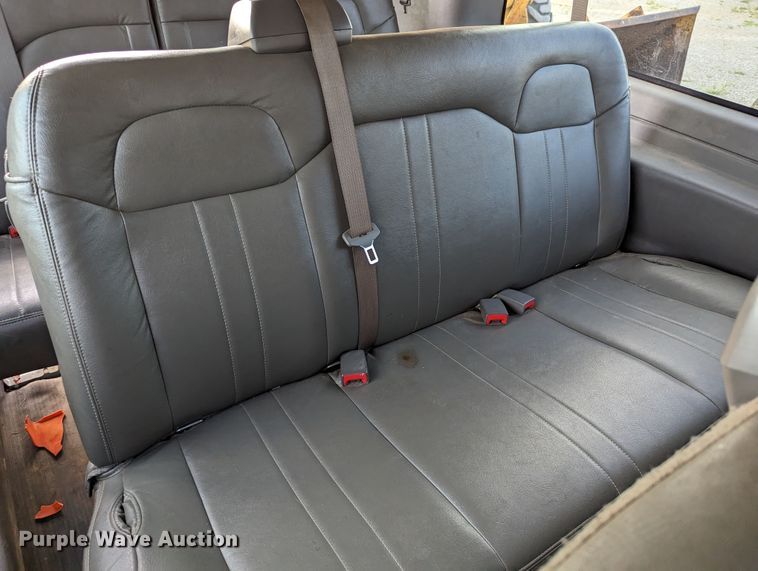 image for item MY9854 2018 Chevrolet Express 3500  van