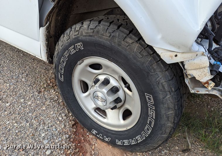 image for item MY9854 2018 Chevrolet Express 3500  van