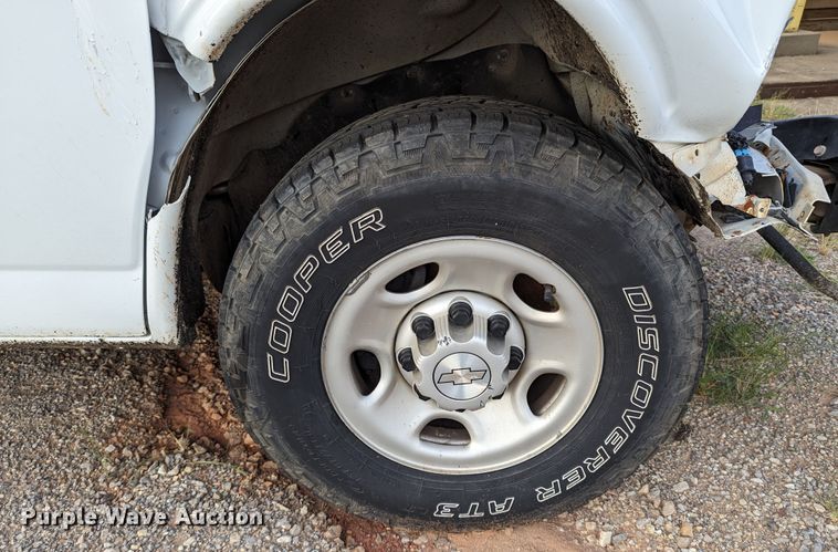 image for item MY9854 2018 Chevrolet Express 3500  van