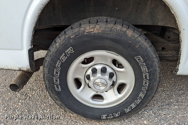 image for item MY9854 2018 Chevrolet Express 3500  van