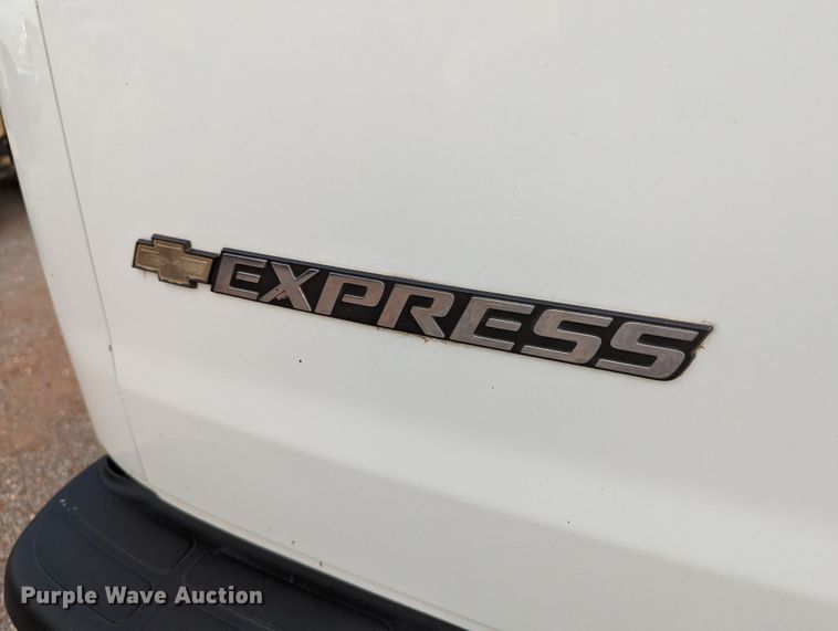 image for item MY9854 2018 Chevrolet Express 3500  van