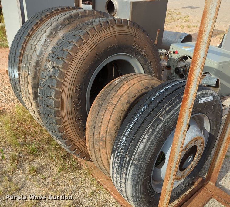 image for item MY9857 (5) tires and wheels