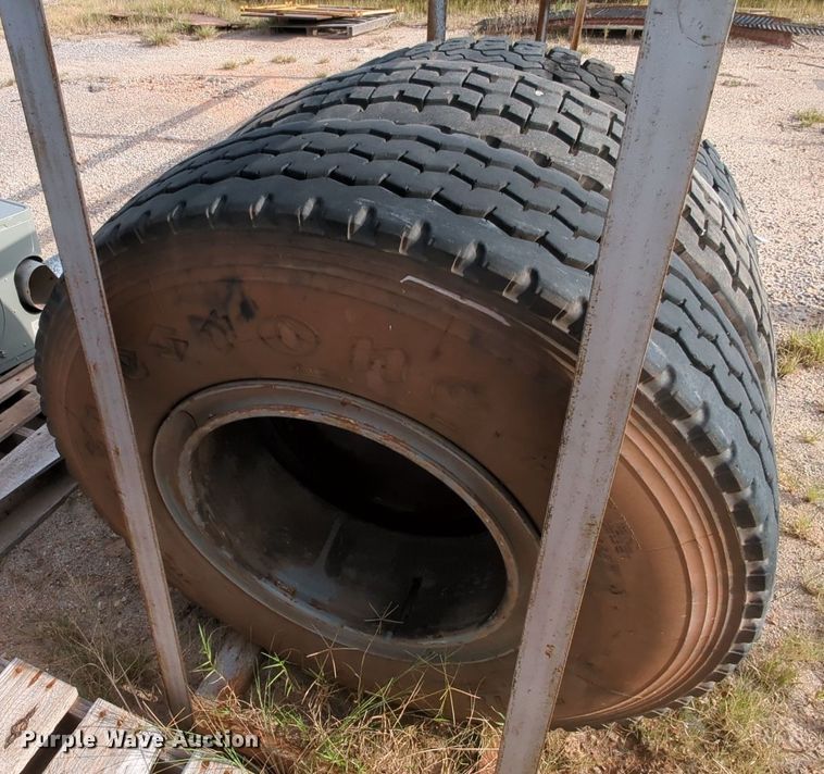 image for item MY9857 (5) tires and wheels