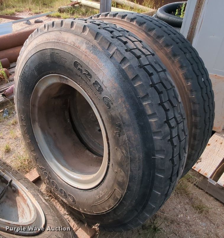 image for item MY9857 (5) tires and wheels