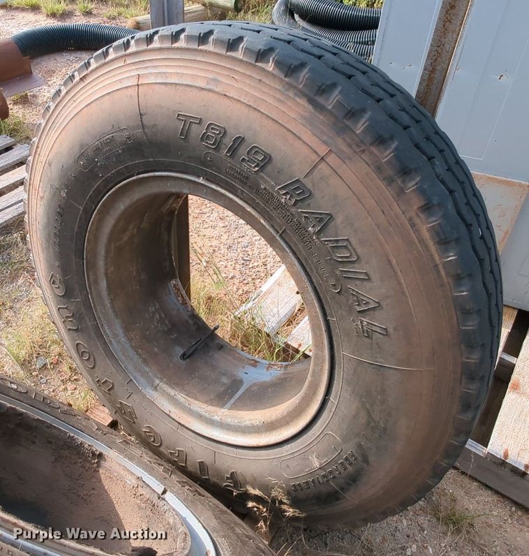 image for item MY9857 (5) tires and wheels