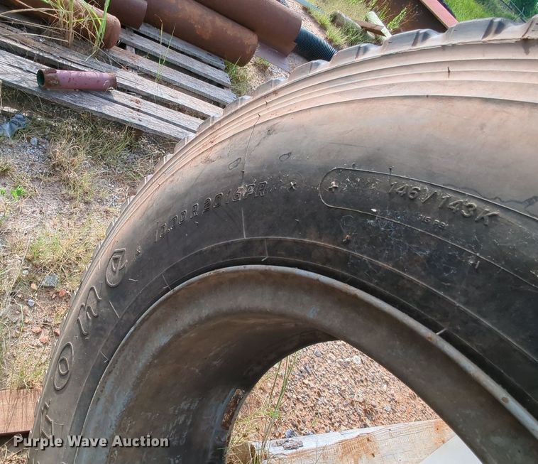 image for item MY9857 (5) tires and wheels