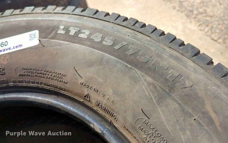image for item MY9860 (4) Michelin LTX A/T2 245/75R17 tires