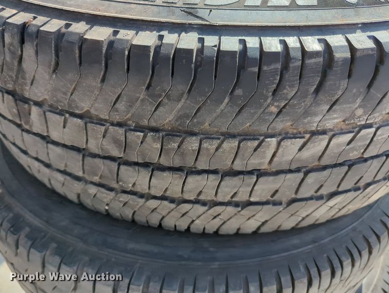 image for item MY9860 (4) Michelin LTX A/T2 245/75R17 tires