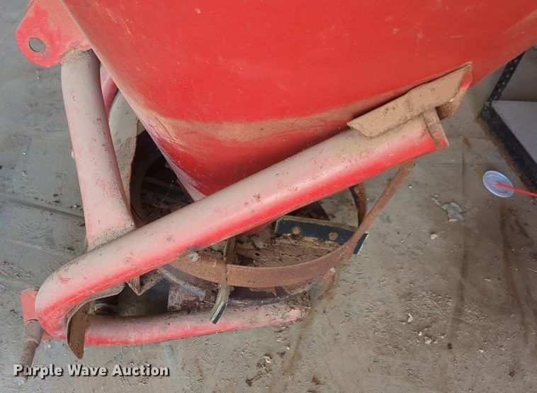 image for item MY9861 Cosmo 180  spreader