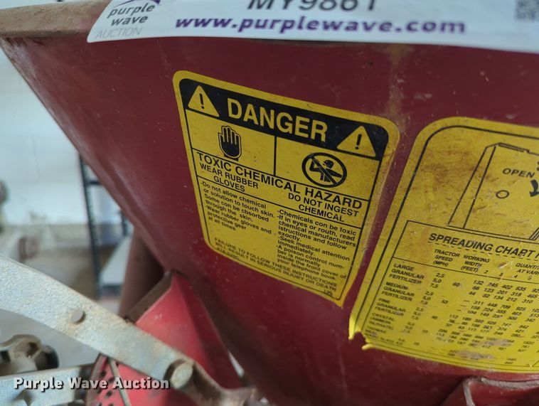 image for item MY9861 Cosmo 180  spreader