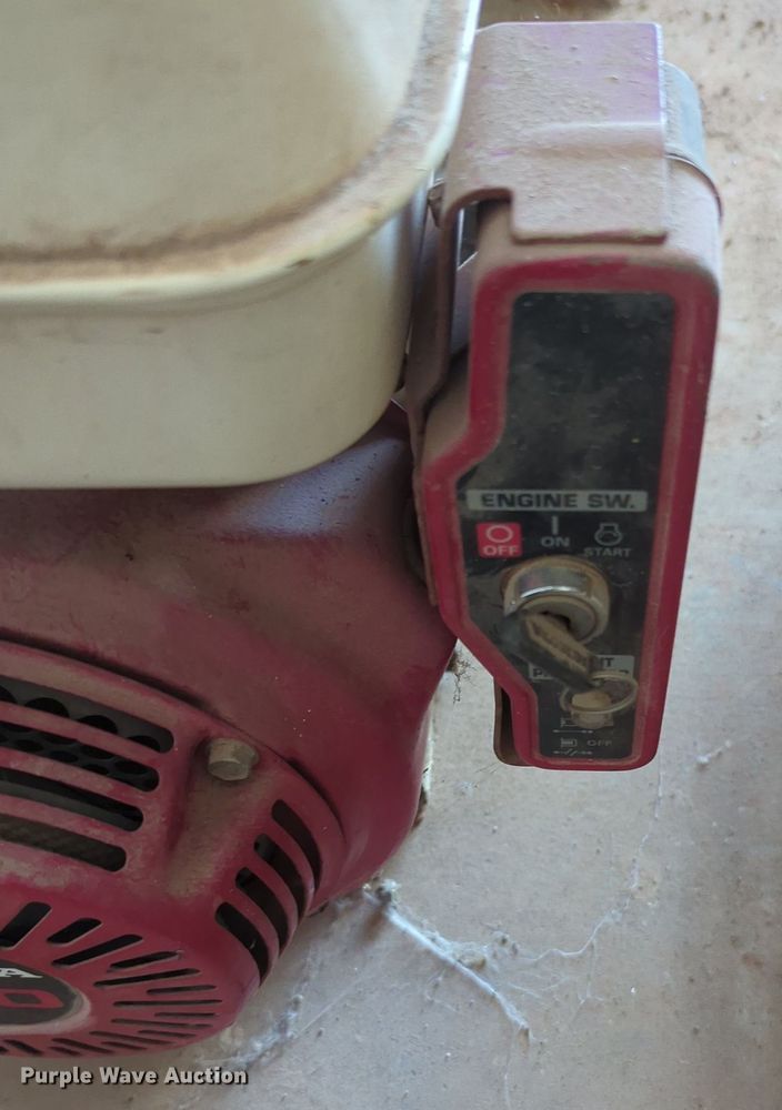 image for item MY9862 Honda GX270  engine