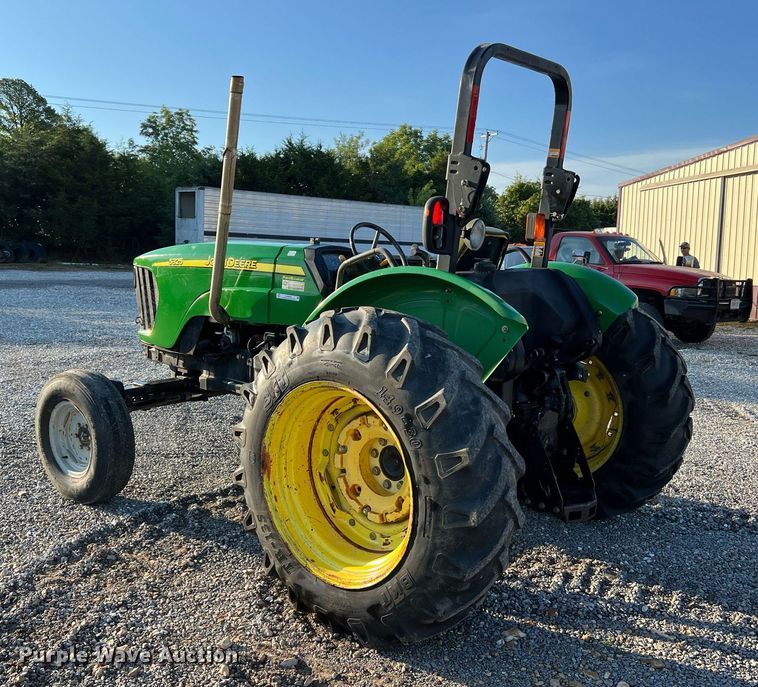 image for item NA9030 2006 John  Deere 5325  tractor