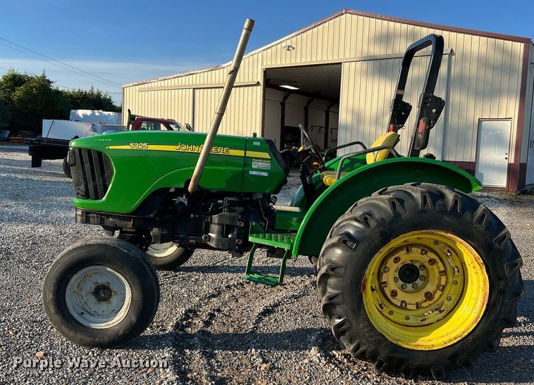 image for item NA9030 2006 John  Deere 5325  tractor