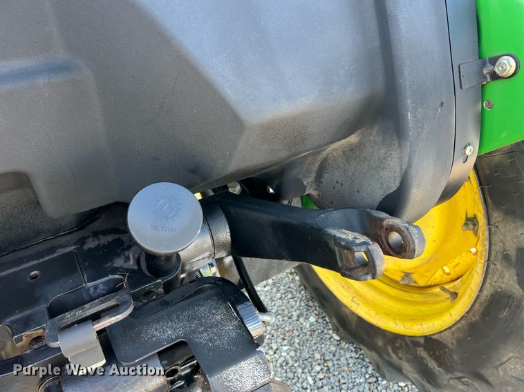 image for item NA9030 2006 John  Deere 5325  tractor