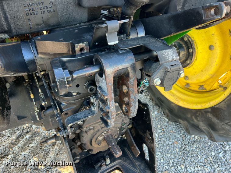 image for item NA9030 2006 John  Deere 5325  tractor