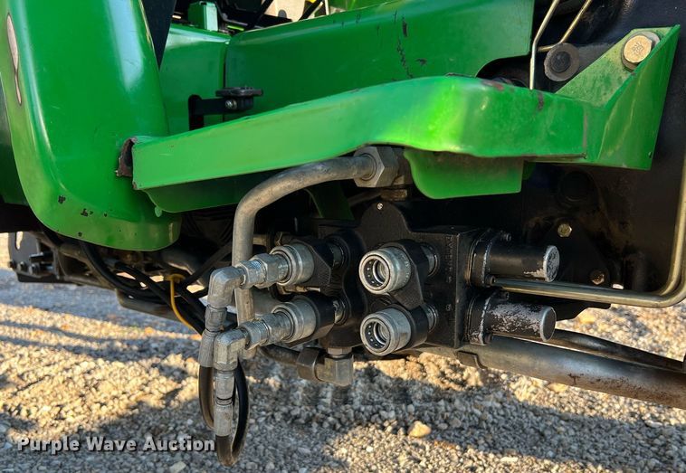 image for item NA9030 2006 John  Deere 5325  tractor