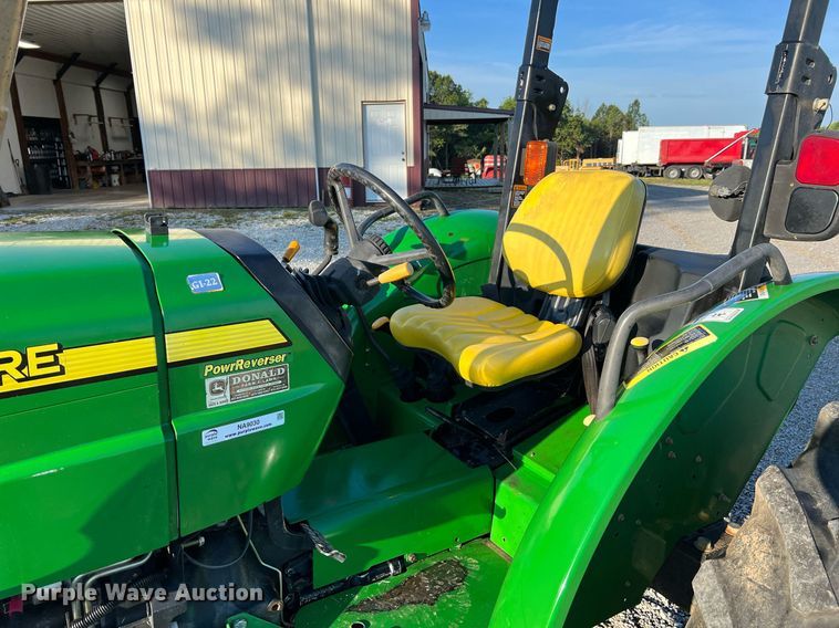 image for item NA9030 2006 John  Deere 5325  tractor