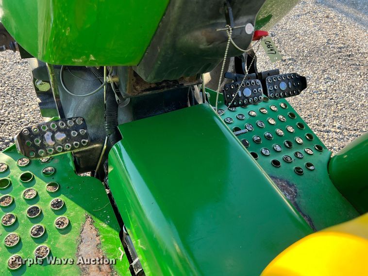 image for item NA9030 2006 John  Deere 5325  tractor