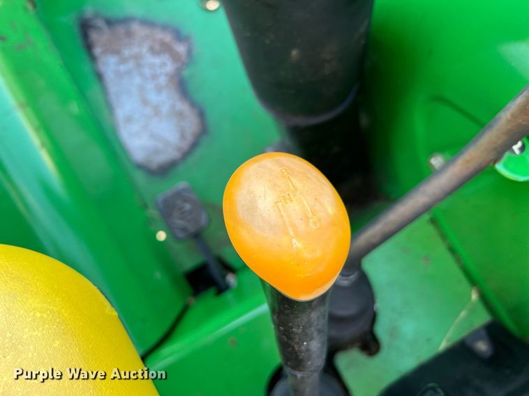 image for item NA9030 2006 John  Deere 5325  tractor