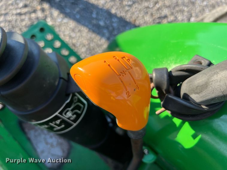 image for item NA9030 2006 John  Deere 5325  tractor