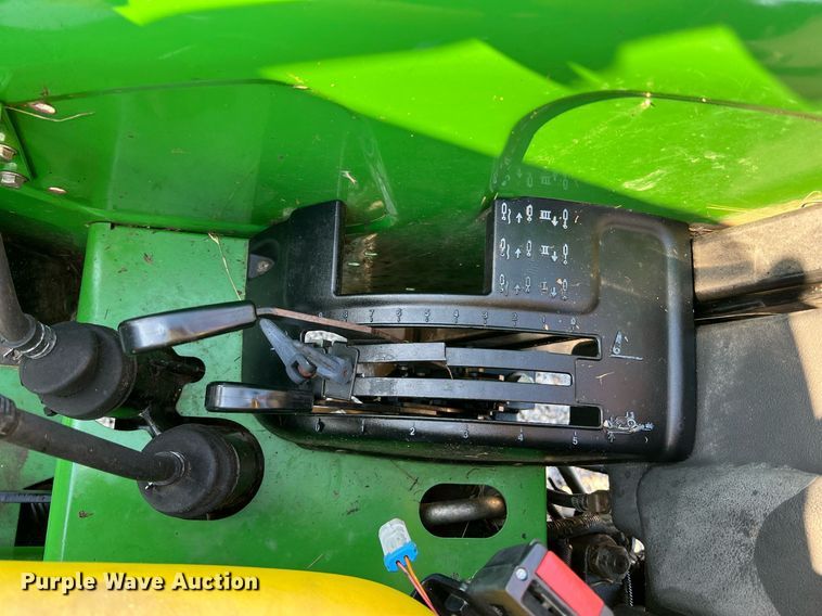 image for item NA9030 2006 John  Deere 5325  tractor
