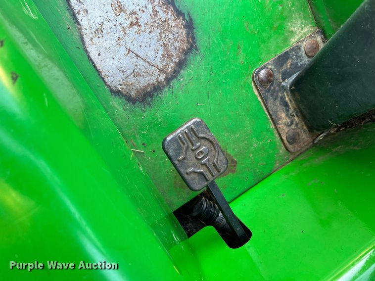 image for item NA9030 2006 John  Deere 5325  tractor