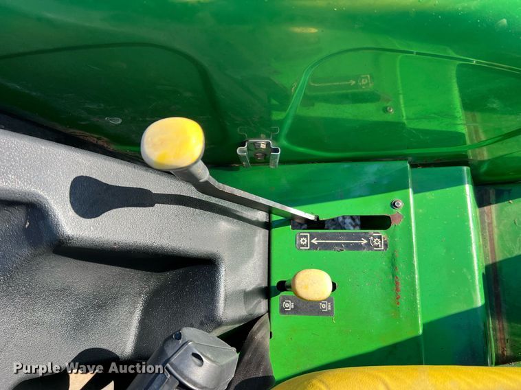 image for item NA9030 2006 John  Deere 5325  tractor