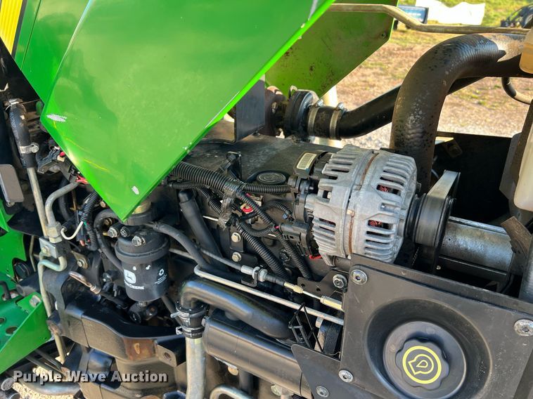 image for item NA9030 2006 John  Deere 5325  tractor