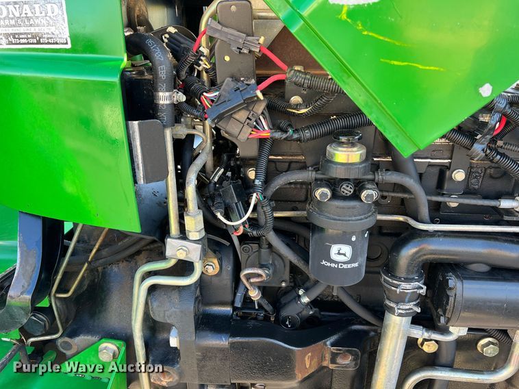 image for item NA9030 2006 John  Deere 5325  tractor