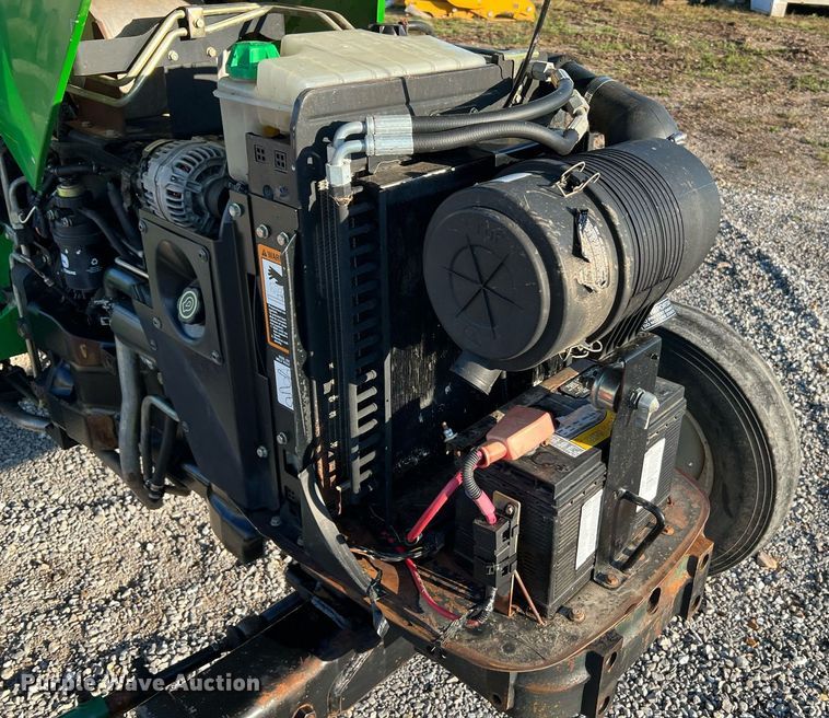 image for item NA9030 2006 John  Deere 5325  tractor