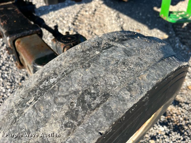 image for item NA9030 2006 John  Deere 5325  tractor