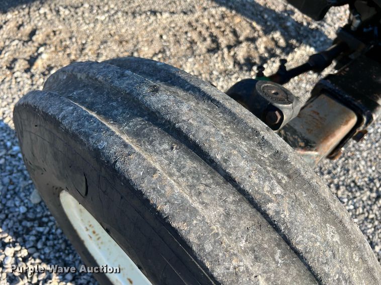 image for item NA9030 2006 John  Deere 5325  tractor