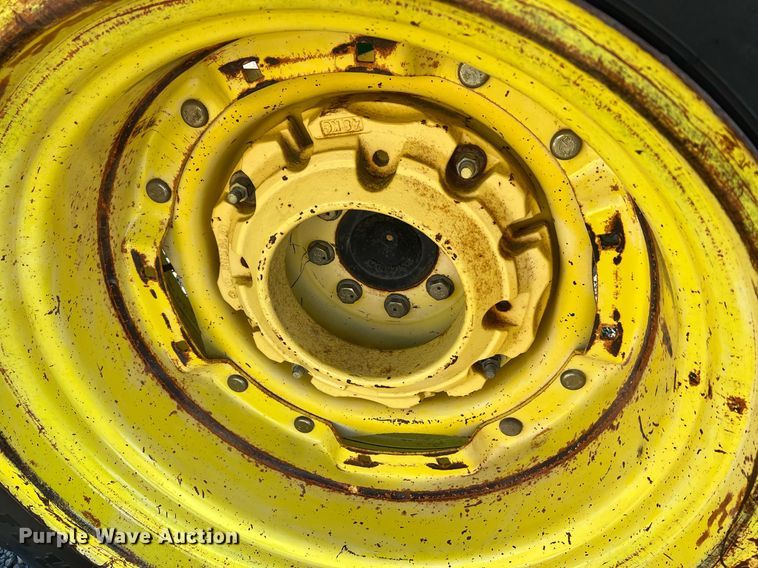 image for item NA9030 2006 John  Deere 5325  tractor