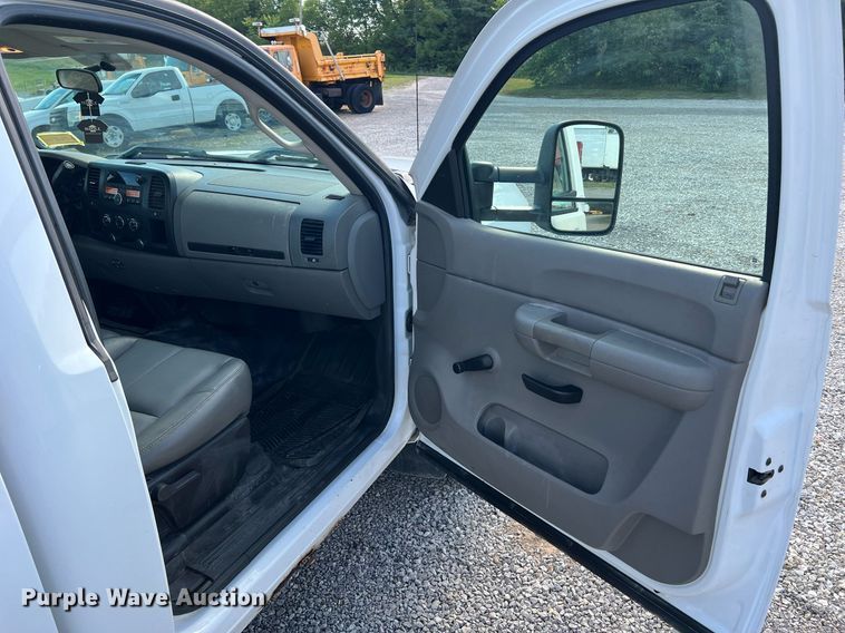 image for item NA9034 2007 Chevrolet Silverado 1500  pickup truck