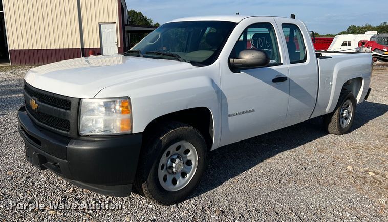 image for item NA9038 2013 Chevrolet Silverado  1500  Ext. Cab pickup truck
