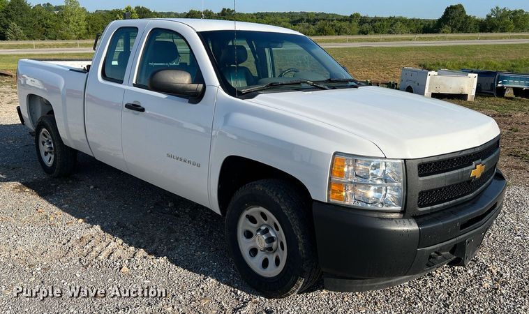 image for item NA9038 2013 Chevrolet Silverado  1500  Ext. Cab pickup truck