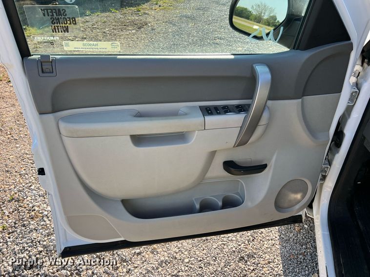 image for item NA9038 2013 Chevrolet Silverado  1500  Ext. Cab pickup truck